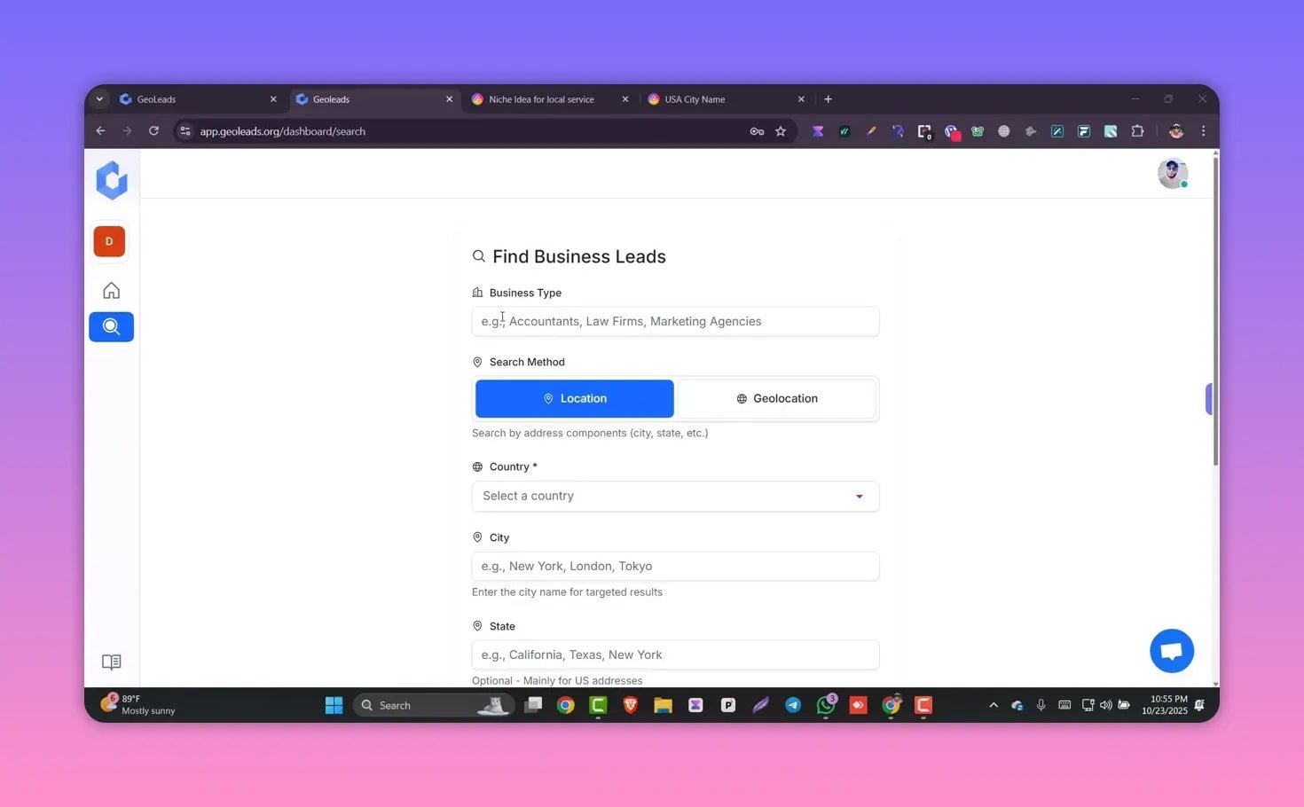 Geoleads search panel showing business type input, location / geolocation toggle and country, city and state fields.